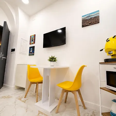 Leo's Apartament *